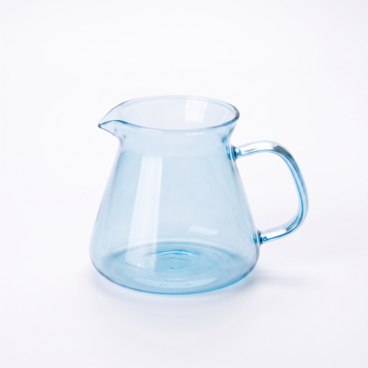 Jarra de vidro colorida, versão azul claro, fundo branco