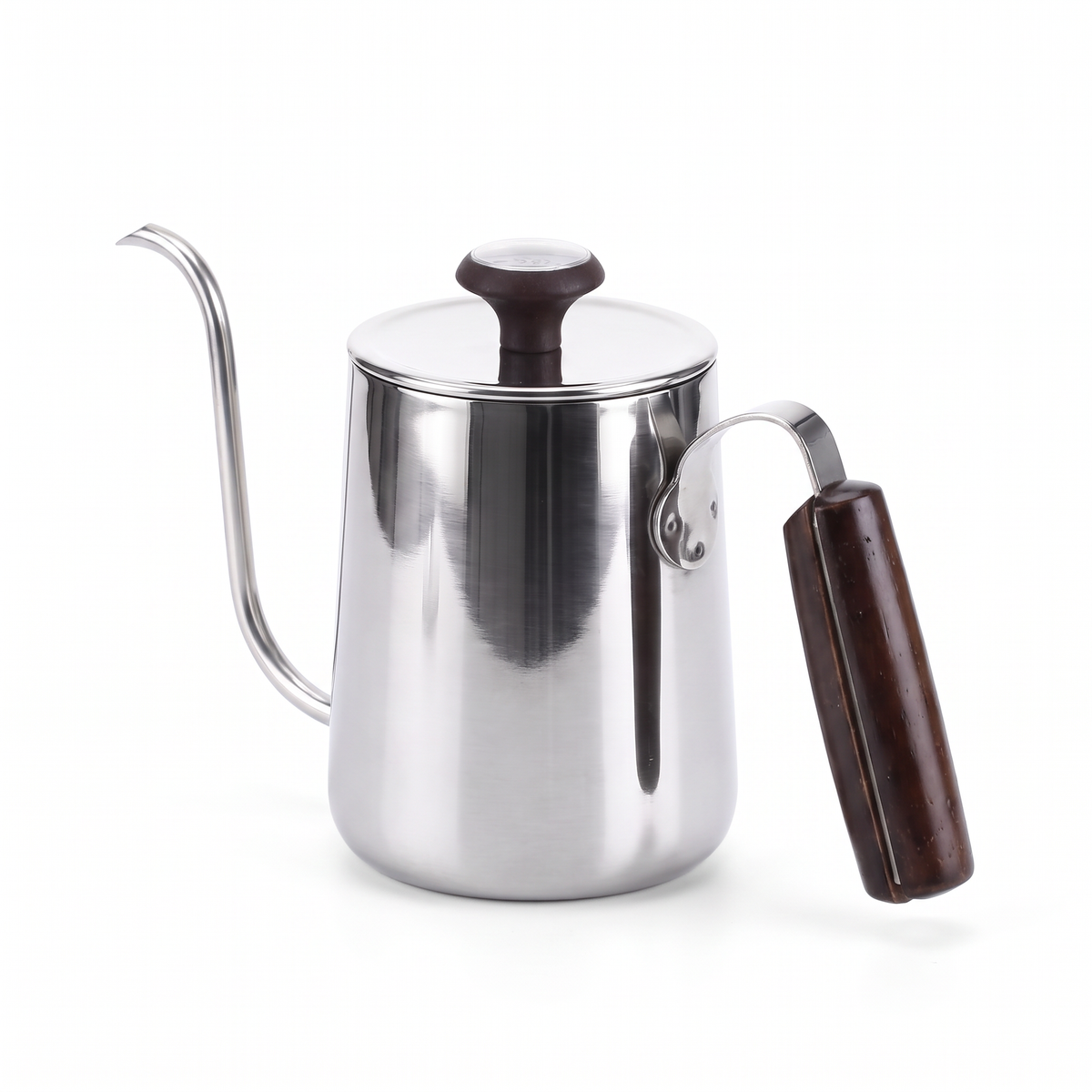 Chaleira bico de ganso 750ml em aço inox polido com cabo de madeira, fundo branco
